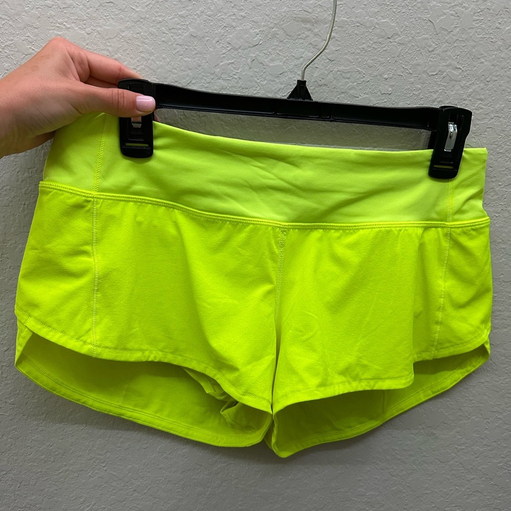 Lululemon Athletica highlight yellow Athletic Shorts 2.5”